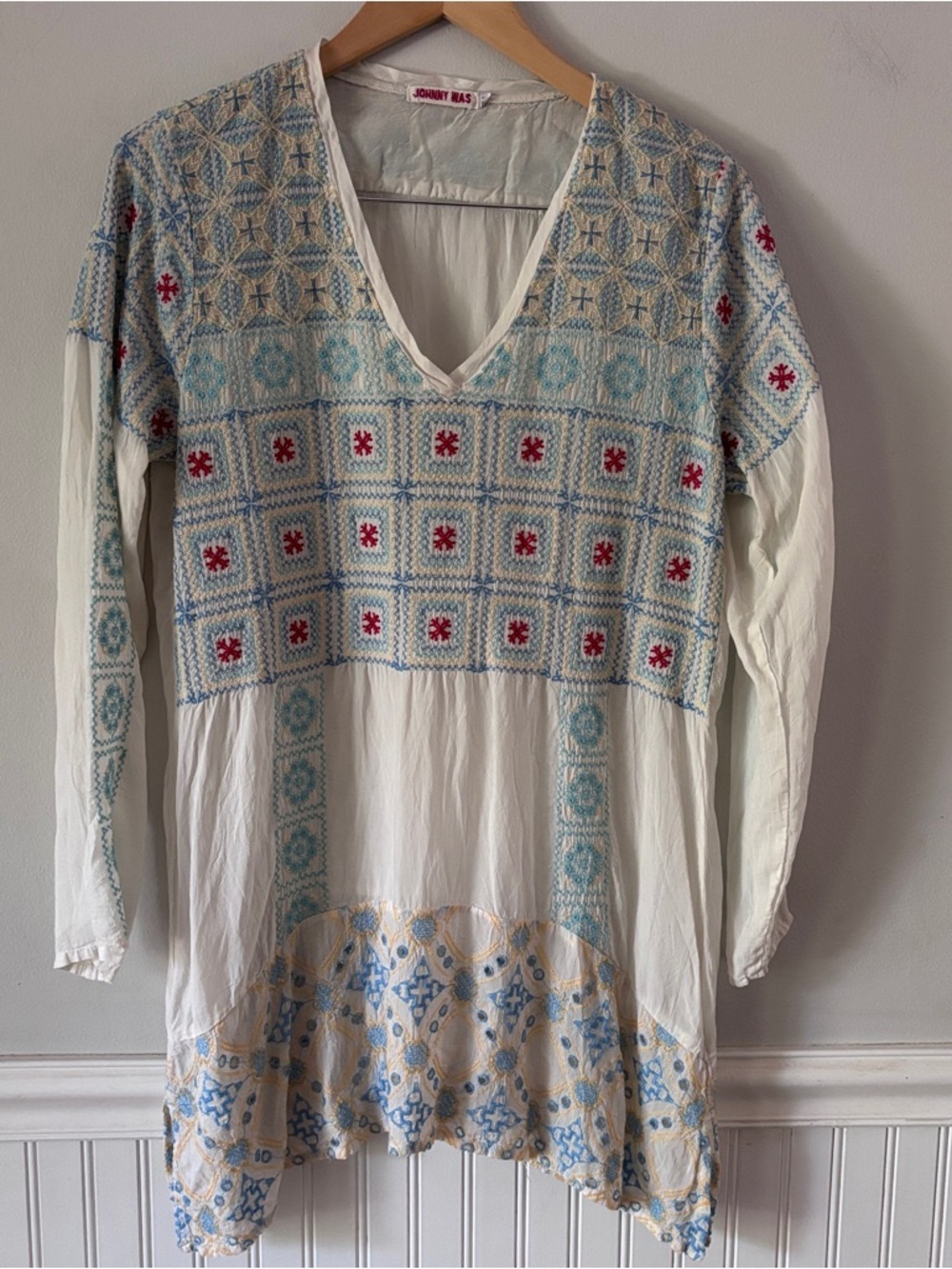 Johnny Was Embroidered White V-Neck Long Sleeve Tunic Bohemian 70’s Hippie